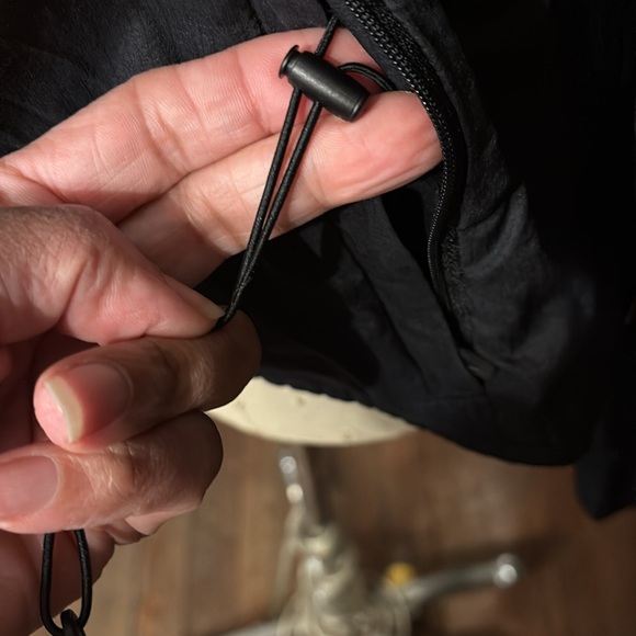 🆕 Nike Packable Jacket - Picture 4 of 8